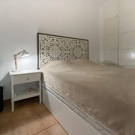 Apartment 1 Bedroom With Terrace, Pools & Walking Distance To *